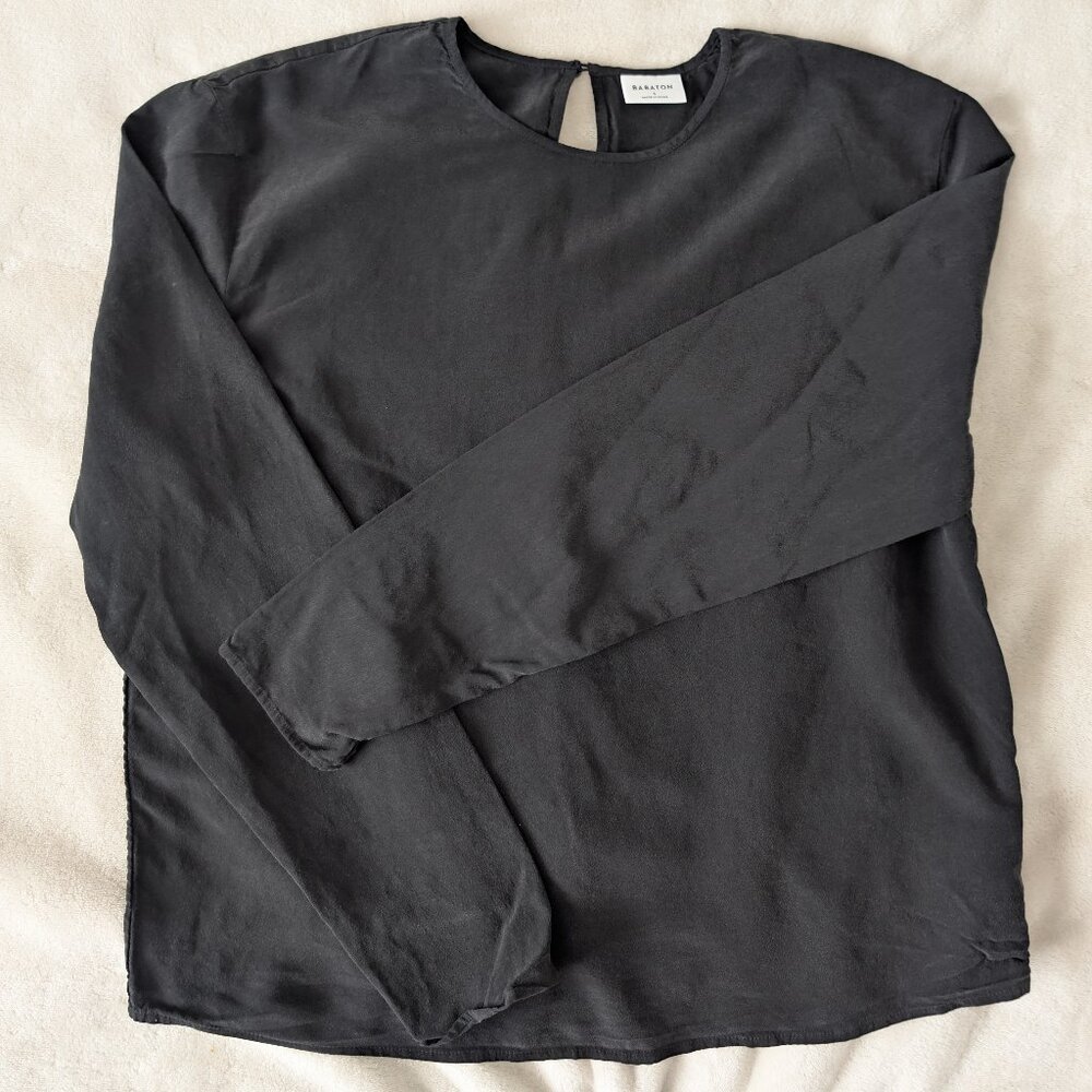 3/$30 Babaton Aritzia silk blend long sleeve